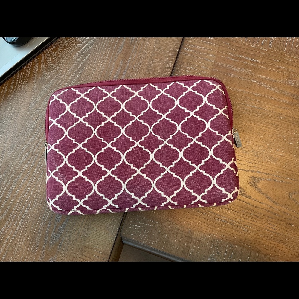 Computer Carrier - Picture 2 of 2